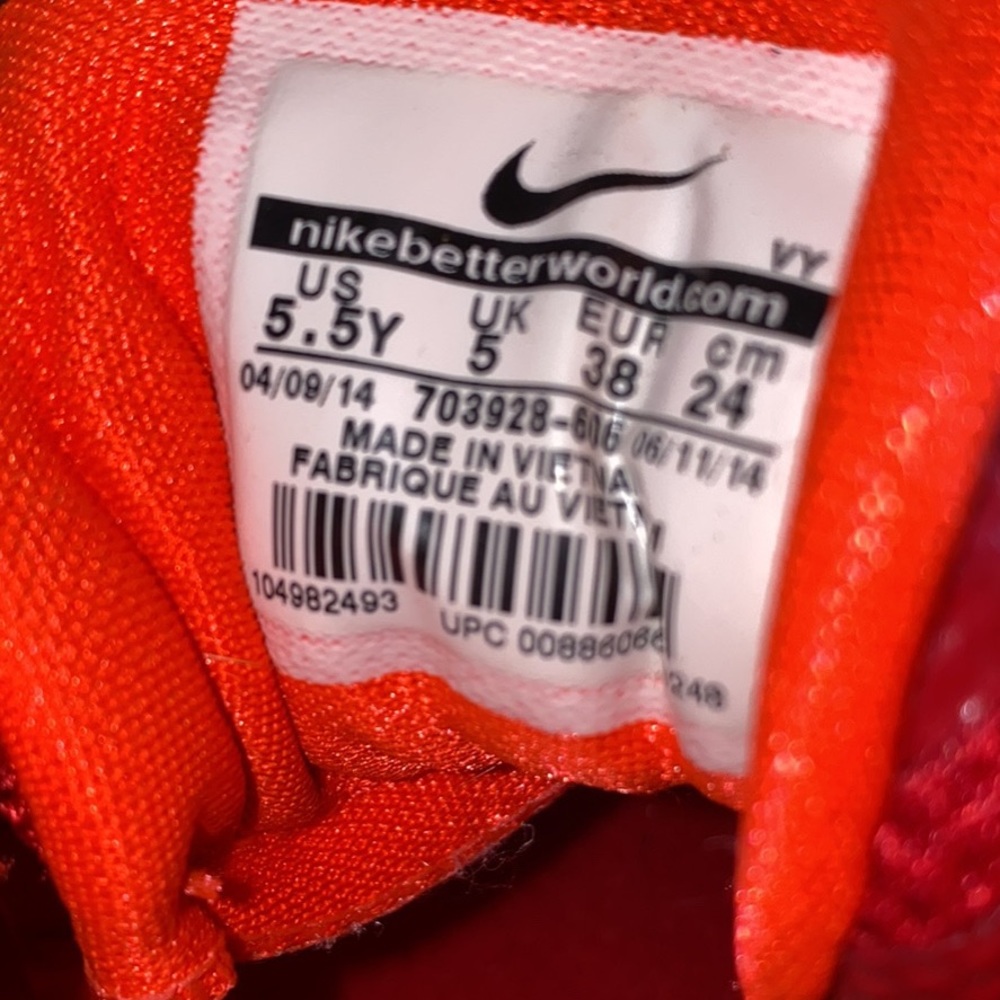 NIKE - Picture 4 of 4
